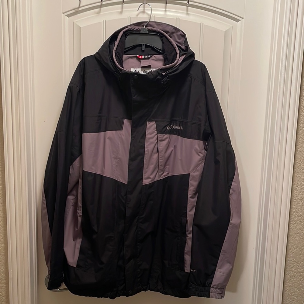 Brand new. Waterproof, breathable jacket. Columbia. Black and grey.
